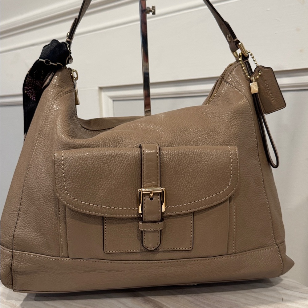 Coach Bag Charlie Tan Shoulder Bag - Picture 5 of 17